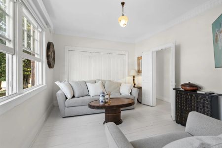 Coastal Hamptons Dream in the Heart of Manly – Including Furnishings & Utilities - Photo 3