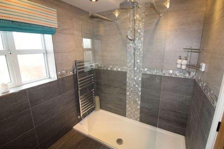 Oak Close, Swadlincote, Castle Gresley, DE11 - Photo 2