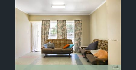 Spacious, furnished flat in prime Lutwyche location - Photo 2