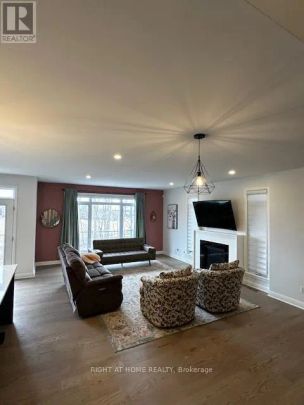 26 STANHOPE COURT - Photo 1