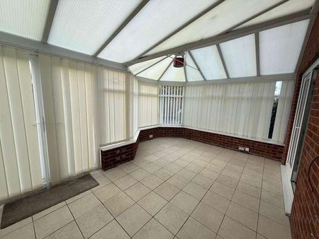 Helm Drive, Hull, HU9 - Photo 3