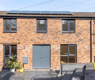 A fantastic modern build one bedroom 'Mews Cottage' located within ... - Photo 6