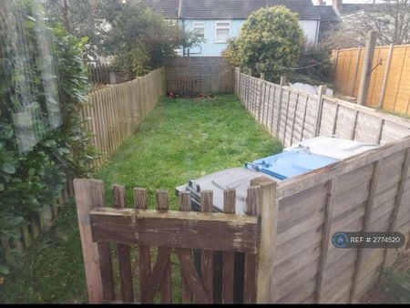 2 bedroom terraced house to rent - Photo 2