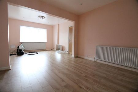 Lansbury Drive, Hayes - Photo 2