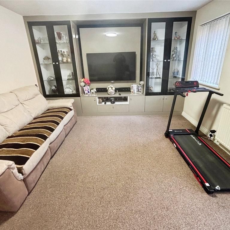 3 bedroom semi-detached house to rent - Photo 1