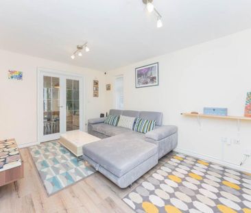 4 bedroom detached house to rent - Photo 2