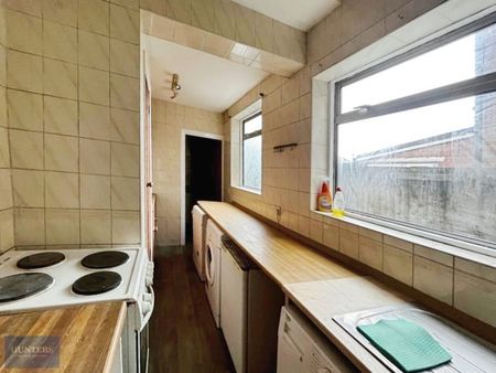 3 bedroom House To Let - Photo 3