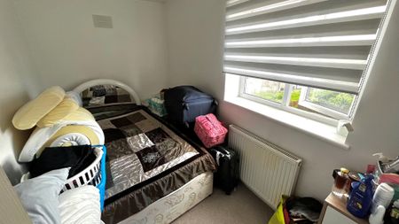 Springfield Crescent, Chesterfield, Bolsover - Photo 3