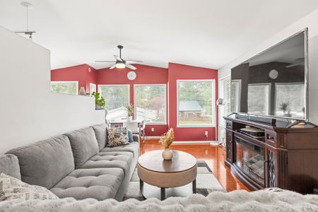 3bed, 3bath Vernon home - Photo 4