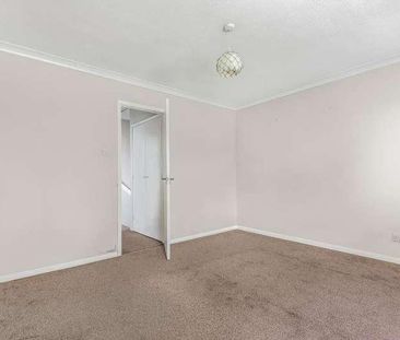 Camilla Close, Sunbury On Thames, TW16 - Photo 6