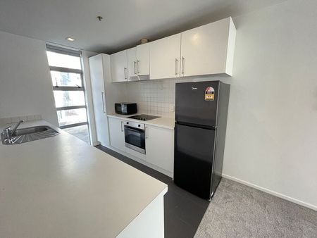 Central 2BR Apartment with Balcony! - Photo 4