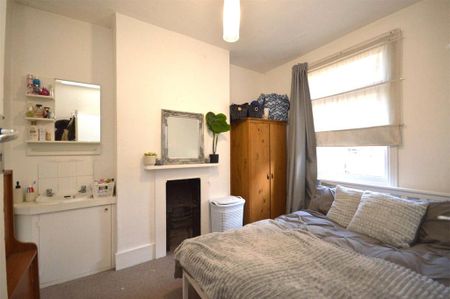 4 bedroom terraced house to rent - Photo 5