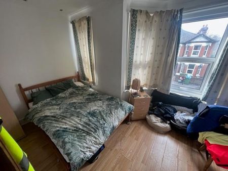 4 bedroom house to rent - Photo 2