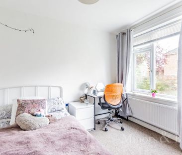 4 bedroom semi-detached house to rent - Photo 2