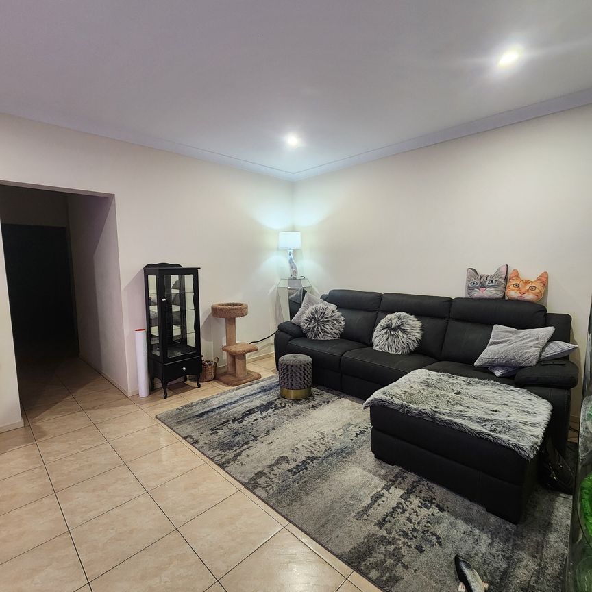 Woodville West - Photo 1