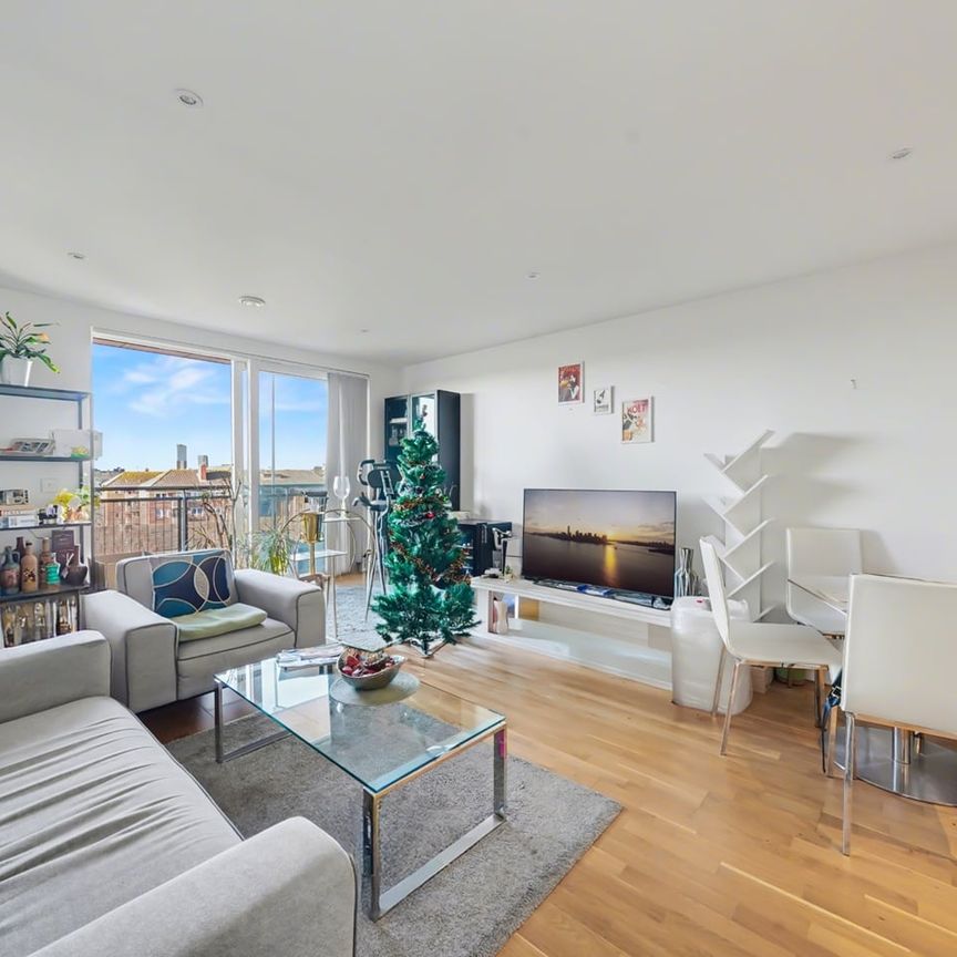 1 Bed Flat, Station House, SE8 - Photo 1