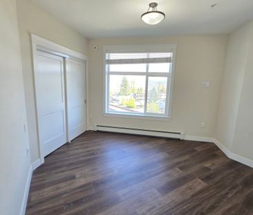 Modern Condo Near King George - Photo 1