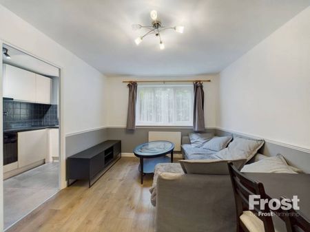 Redford Close, Feltham,TW13 - Photo 2