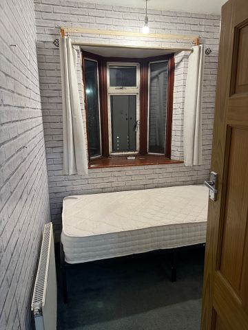 Room in a Shared House, Glebelands Avenue, IG2 - Photo 5