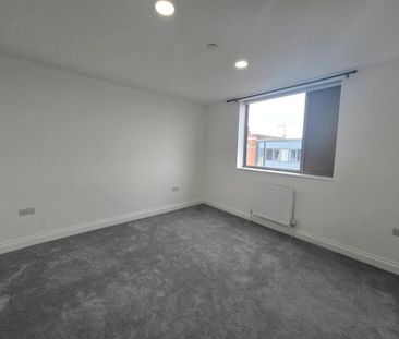 3 bedroom flat to rent - Photo 2