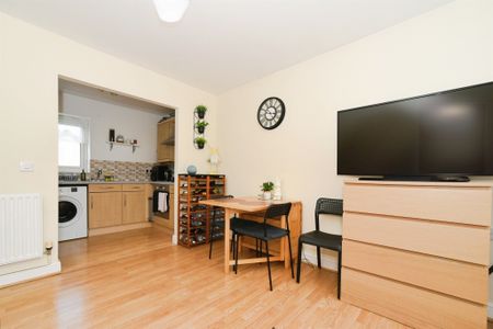 Whitney Street, Swindon - Photo 5