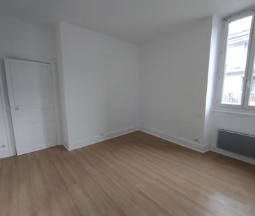 Location Appartement 2 pièces 42m² MILLAU 12100 - Photo 3