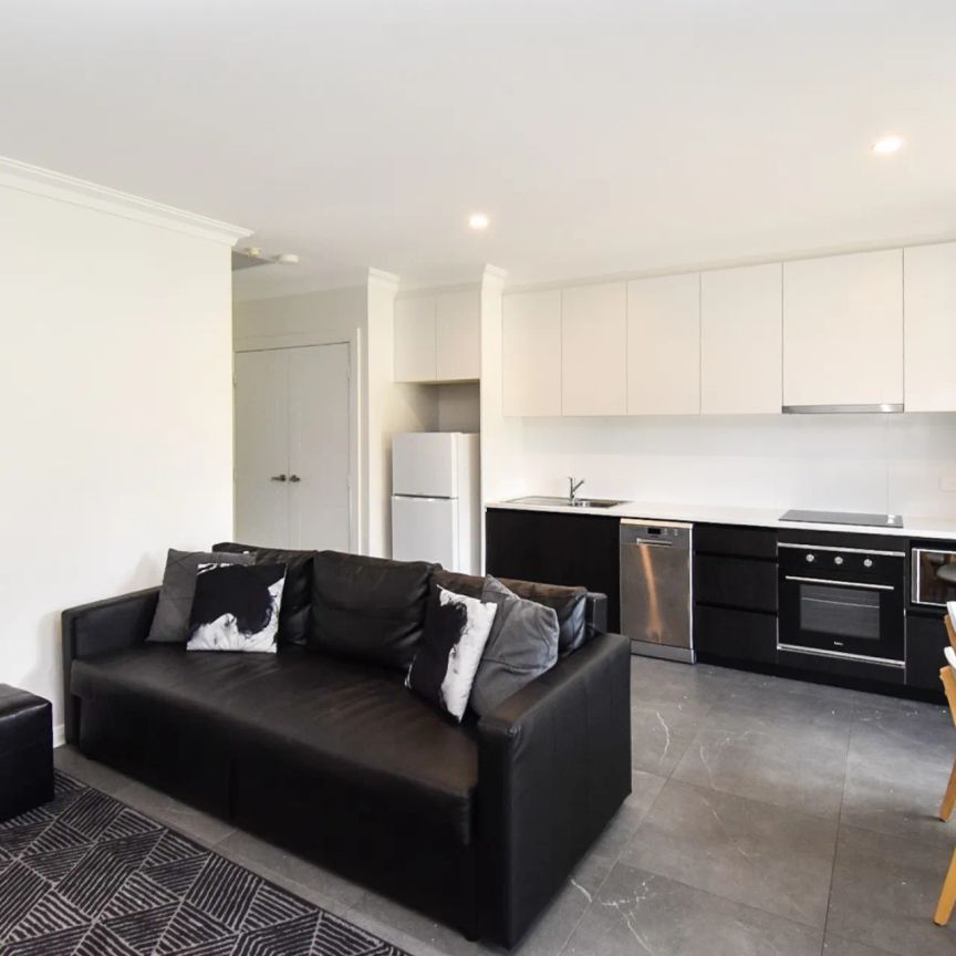 Fully Furnished One Bedroom Apartment - Photo 1