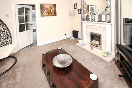 2 bedroom semi-detached house to rent - Photo 2