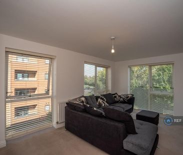 2 bedroom flat to rent - Photo 3