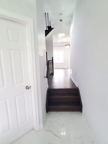 For Lease - 87 Pearcey Crescent, Barrie, Ontario - Photo 3