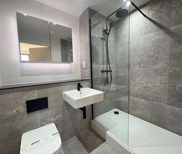 BRAND NEW Fully Furnished Two Double Bedroom, Two Bathroom Apartmen... - Photo 1