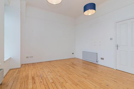 3 bedroom apartment to rent - Photo 2