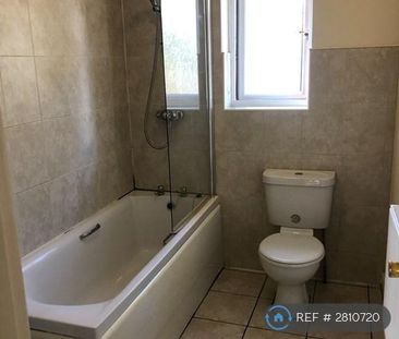 2 bedroom semi-detached house to rent - Photo 5