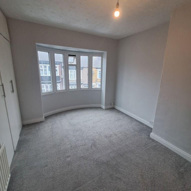 3 bedroom terraced house to rent - Photo 1