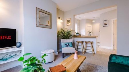 South Avenue - Photo 3