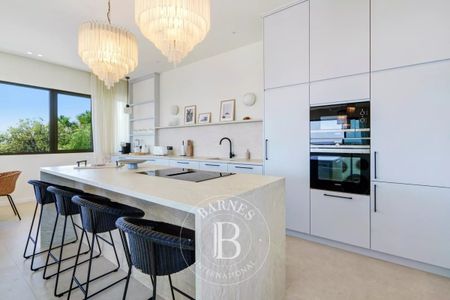 LOCATION SAISONNIÈRE - SAINTE-MAXIME - 4 CHAMBRES - PISCINE À DÉBORDEMENT - Photo 4