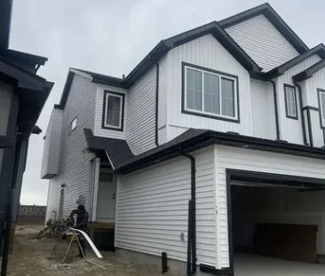 NEWLY BUILT 1bed 1bath 1100 | 749 Payipwat Common Southwest, Edmonton - Photo 1