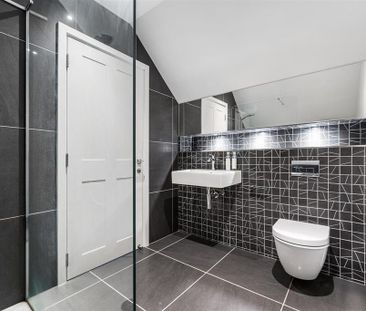 5 bedroom semi-detached house to rent - Photo 2