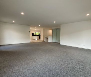 MOUNTAIN VIEWS ON QUIET CUL-DE-SAC STREET - Photo 2