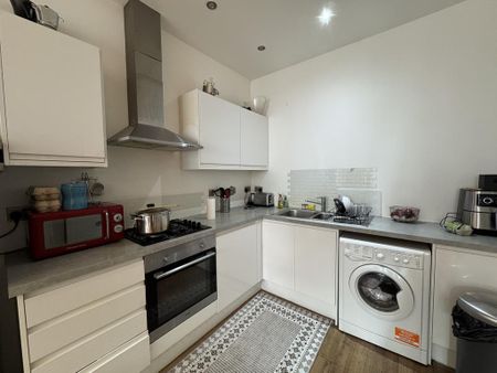 2 bedroom flat to rent - Photo 5