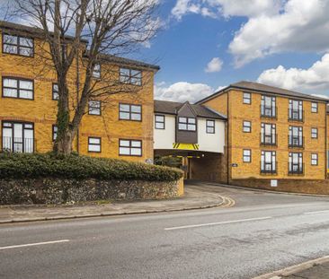 1 bed Flat for rent - Photo 2