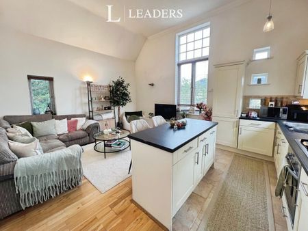 2 bedroom flat to rent - Photo 2