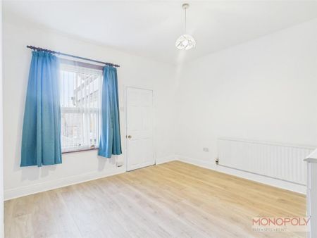 2 bedroom end of terrace house to rent - Photo 3