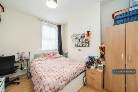 1 bedroom in a house share to rent - Photo 3