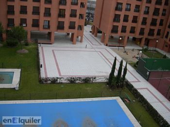 Piso de alquiler en Calle de Campezo, Rejas - Photo 2