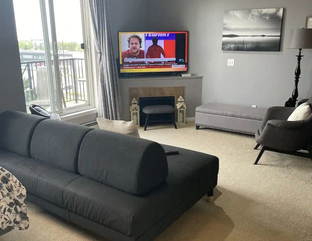 All-Inclusive Furnished Studio | Underground Parking (Nov 13 - Apr 13) — 0 Bedrooms Condo Unit - Photo 1