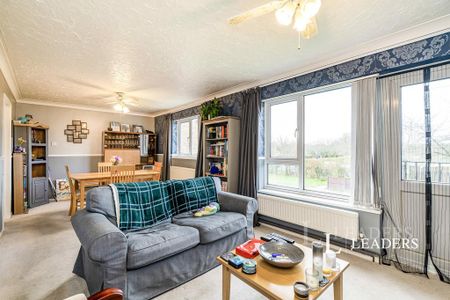 2 bedroom flat to rent - Photo 4