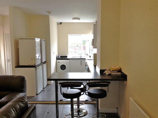 1 bedroom in a house share to rent - Photo 1
