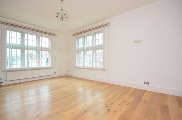4 bedroom flat to rent - Photo 1