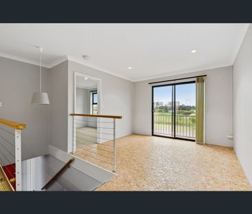 2/2 Hogarth Street, Cannington, WA 6107 - Photo 4